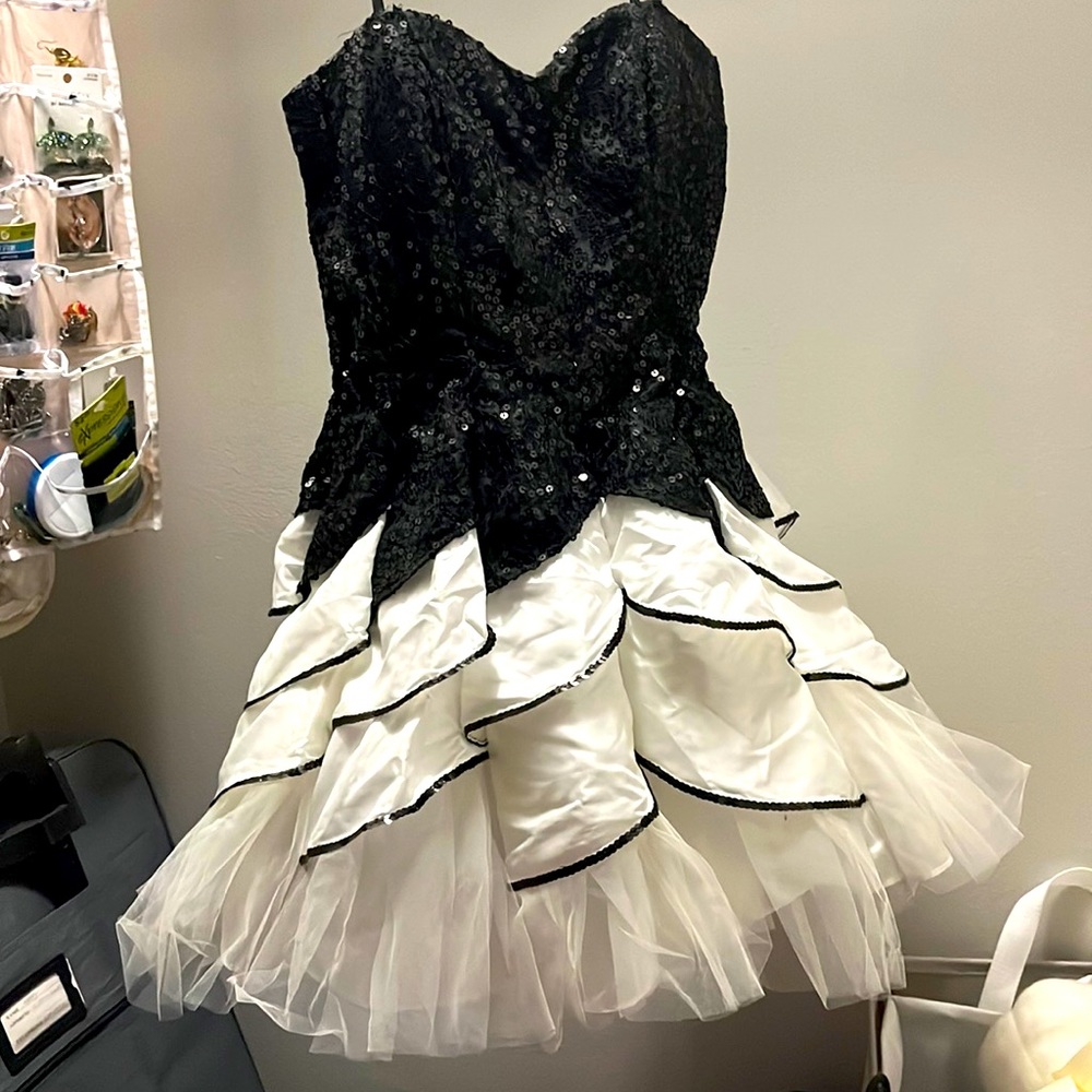 Black and white homecoming/sweet16 dress. From Deb. Size 3/4. Only worn once.